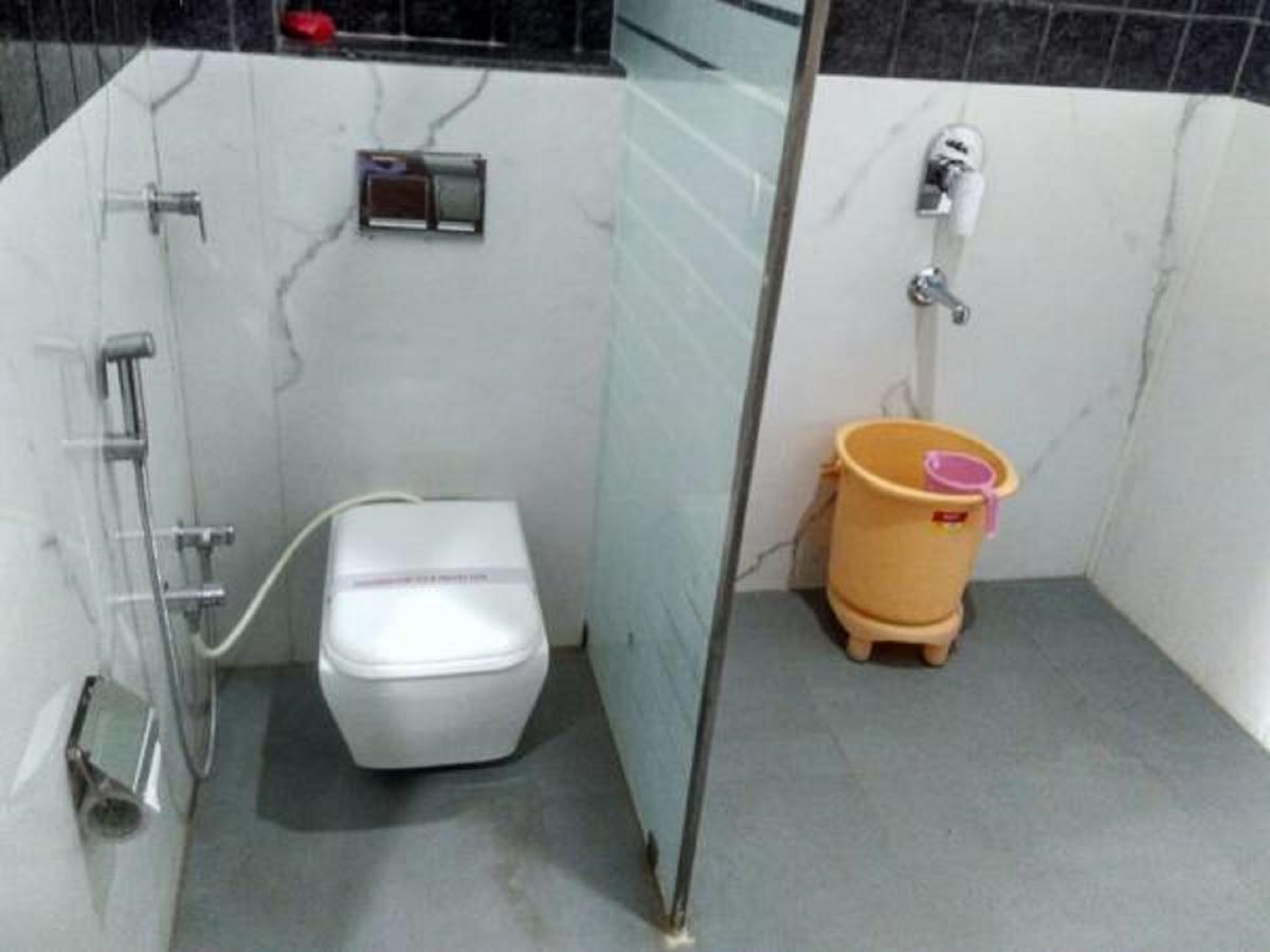 Hotel Blue Star Datia Екстериор снимка