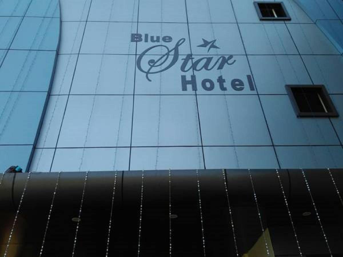 Hotel Blue Star Datia Екстериор снимка
