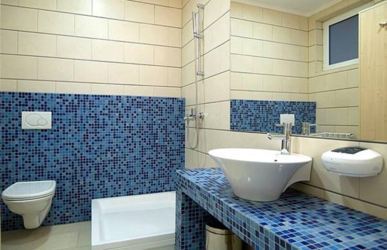Hotel Blue Star Datia Екстериор снимка
